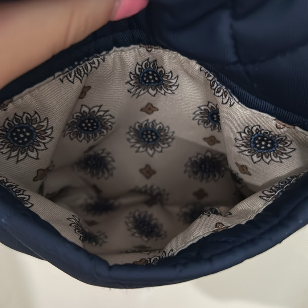 Vera Bradley Navy Blue Quilted Crossbody Bag-NWT - Picture 4 of 11